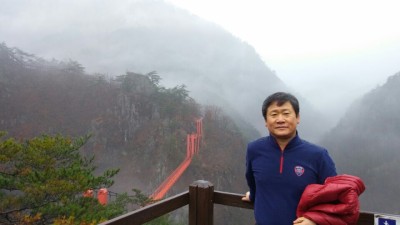 부산에 살고 있는 김하영입니다.